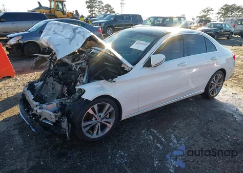 2017 Mercedes-Benz C 300 из США, поврежденный, VIN WDDWF4JB7HR253586